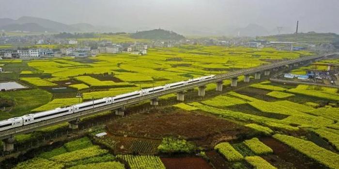 安顺高铁最新动态，启程自然之旅，探寻心灵宁静的港湾