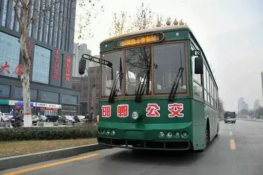 公交车油补最新信息及自然美景探索之旅