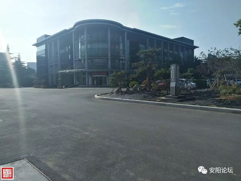 安阳钢铁最新动态与背后的故事，小巷中的独特风味探索之旅揭秘