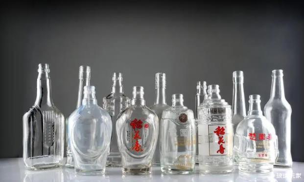 酒瓶行业动态概览，最新发展与创新趋势 🍷