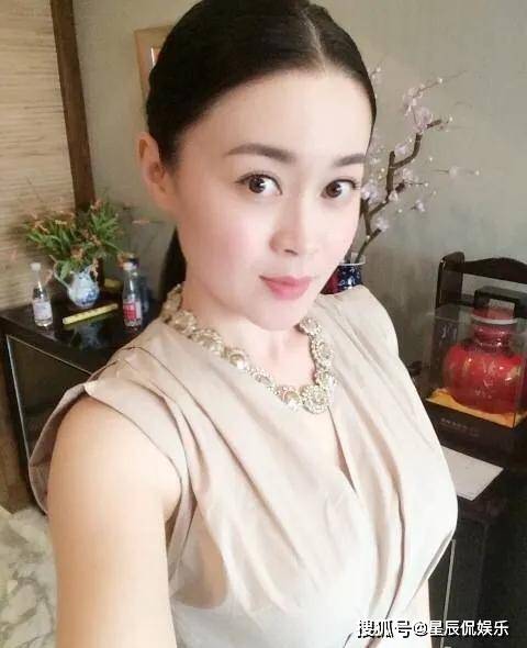 关婷娜最新美图集，小巷深处的特色小店探秘之美