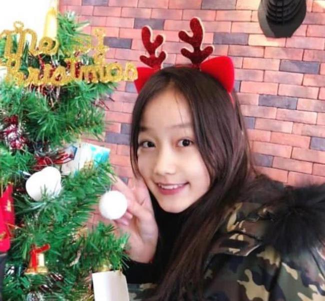 赵薇女儿近照与科技新品亮相，体验未来生活之美