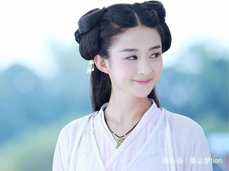 探索小巷中的秘密宝藏，明星短发图片的独特魅力