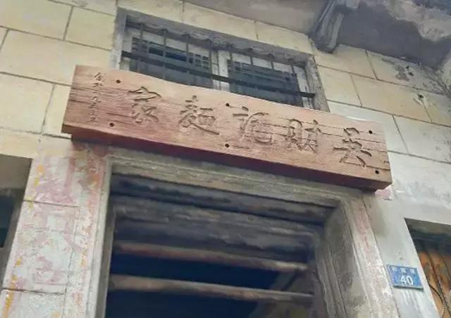 最新番剧与小巷深处的特色小店探秘之旅