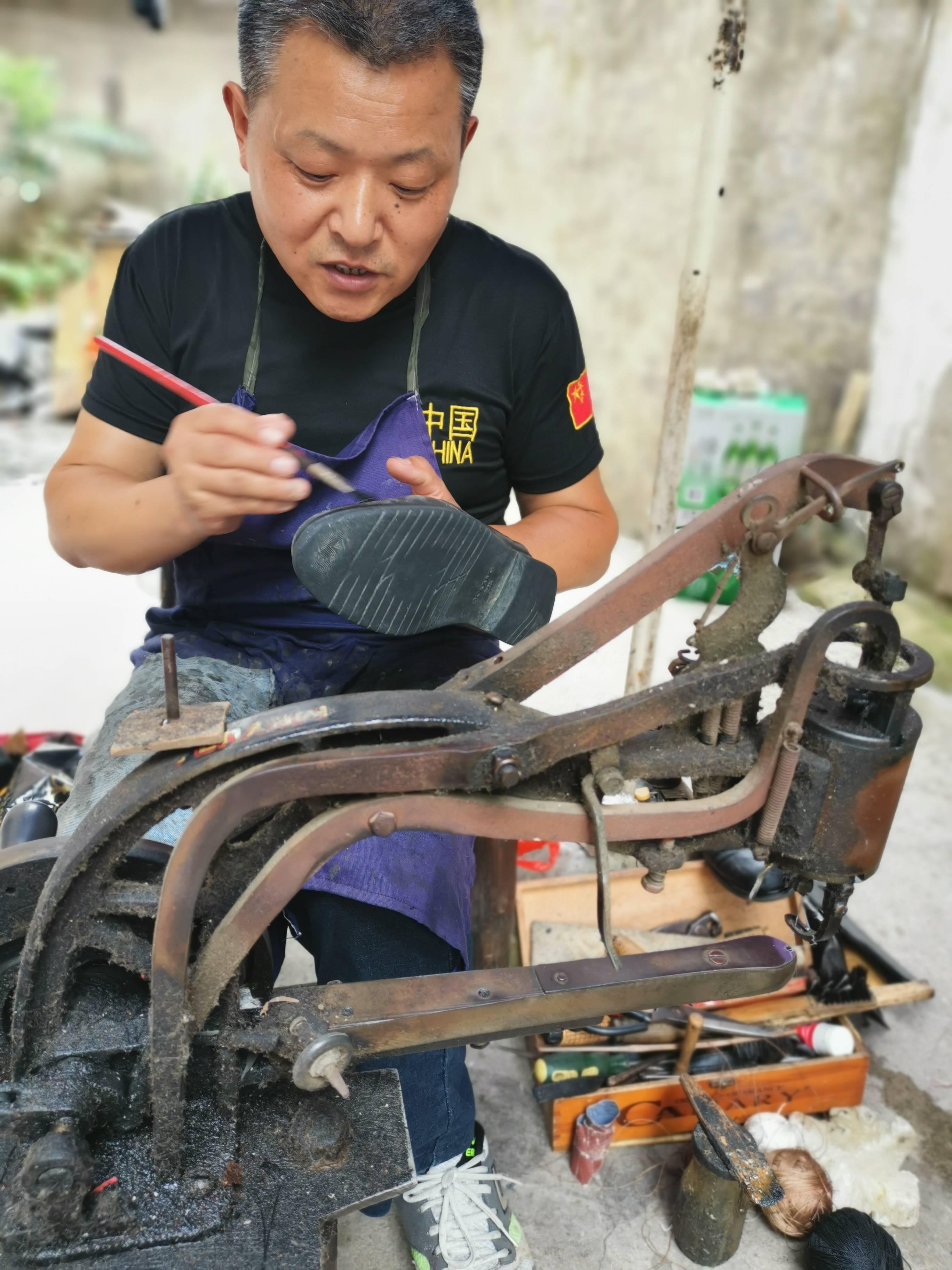 MC皮肤工具箱最新版，小巷中的秘密宝藏探索