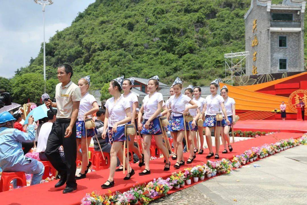 最新夜总会搞笑节目制作指南,打造精彩娱乐盛宴!