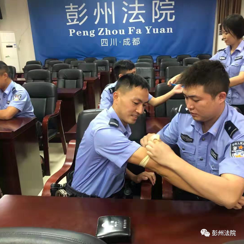 最新聘用制法警改革与小巷深处的特色小店探秘揭秘