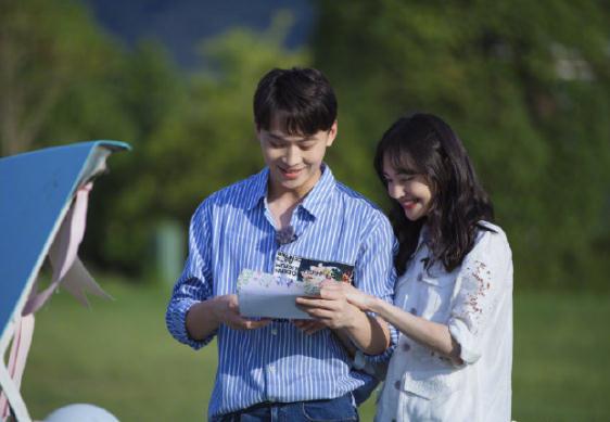 郑爽最新消息与科技新品引领未来的震撼体验