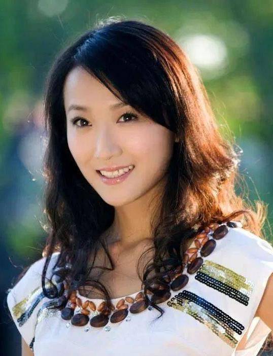 科技之光,演员荣蓉倾力推荐的高科技新品,照亮生活每个角落