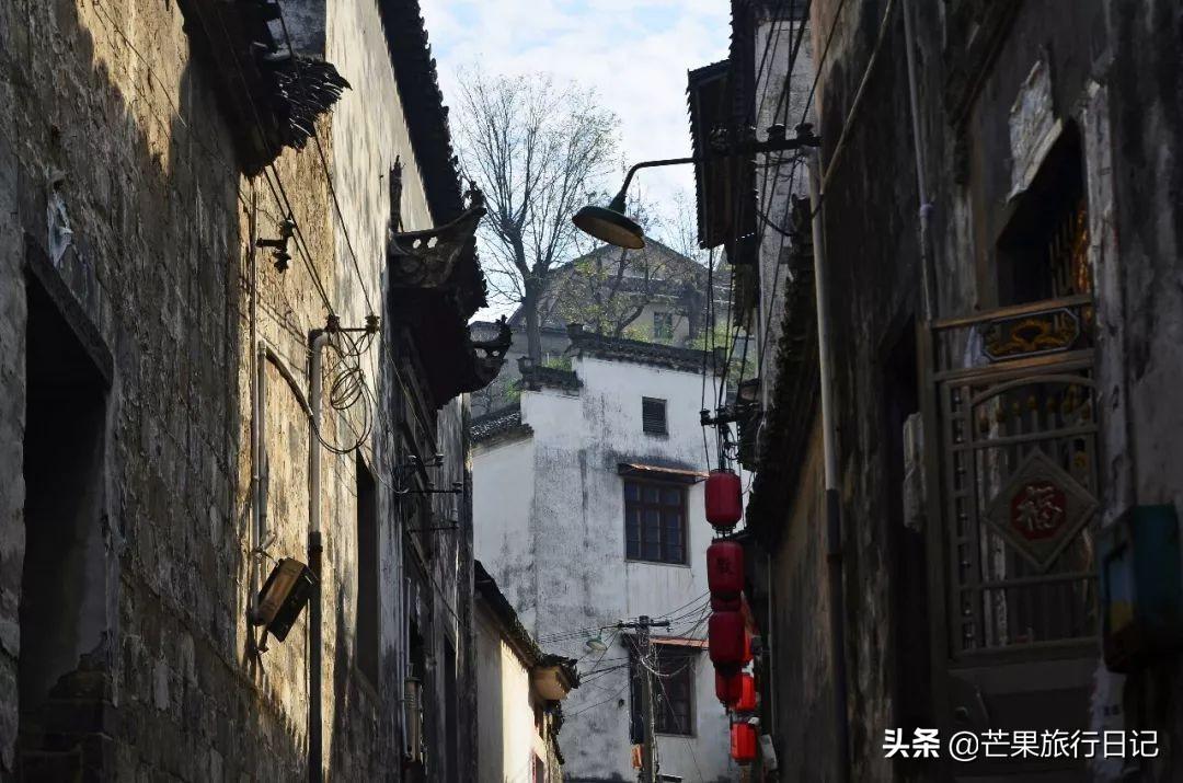 比赛激情点燃！揭秘特色小店背后的魅力小巷
