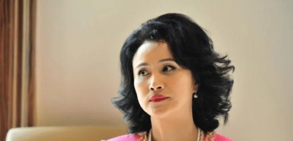 香港年轻女演员探寻自然美景，心灵之旅寻找内心平静