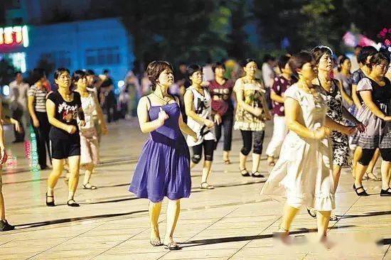 最新广场舞经典红,舞动自信,拥抱变化之美