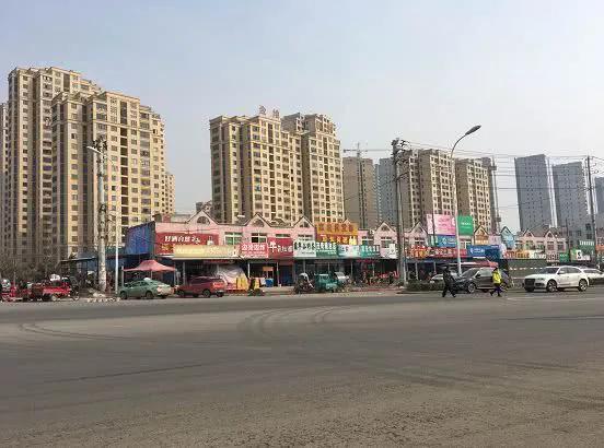 岗集最新资讯,小镇的温馨日常与友情故事