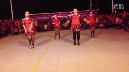 最新广场舞2013,舞动中的温情纽带