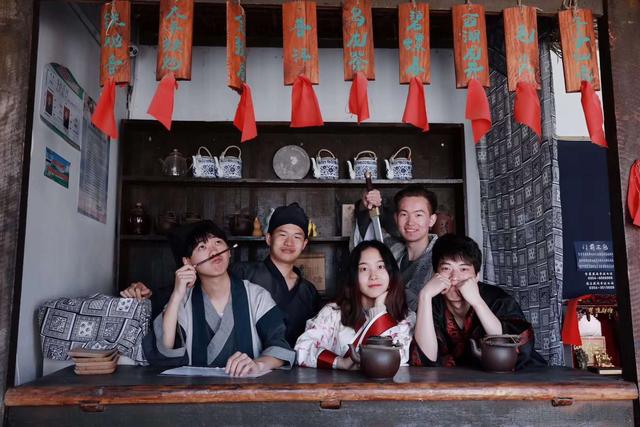 崛起官场最新动态,巷弄深处小店的传奇故事