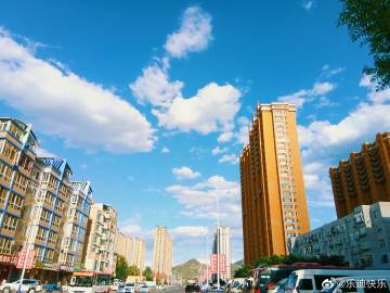 凌源最新新闻,城市中的温馨日常故事