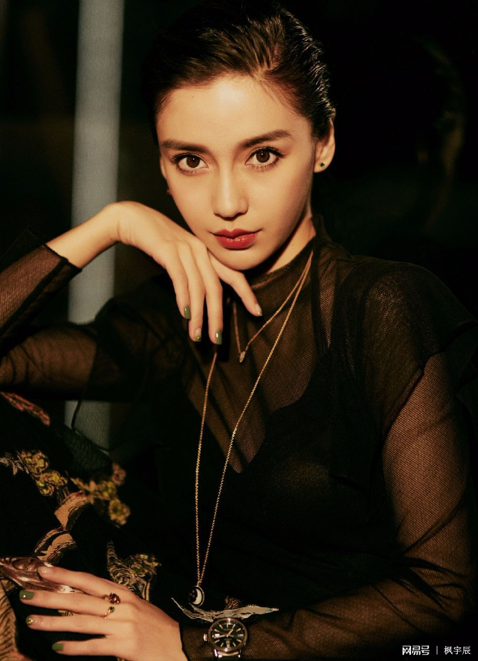 Angelababy最新照片，璀璨星光下的时尚焦点女王