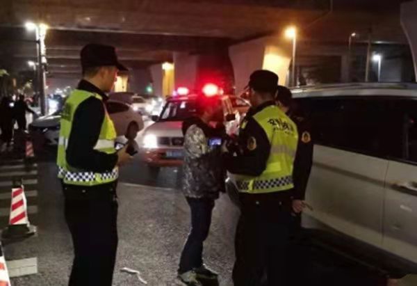 好莱坞动作大片,高科技巅峰之作,改变生活的力量之源