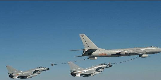 中国飞豹4轰炸机，时代巨擘，空中霸主亮相！