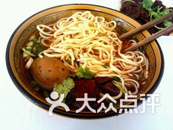 合肥春芹拉面最新地址，一碗拉面背后的励志故事