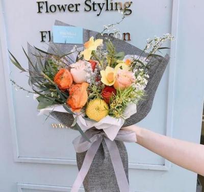 时尚潮流与个人立场视角下的最新花束探讨