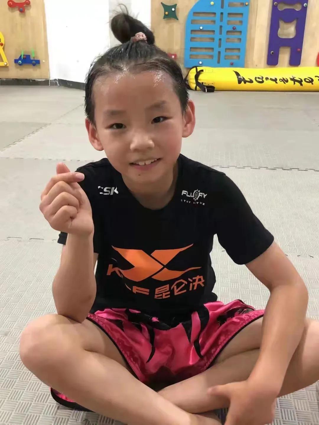 时尚之旅,最新裙子与自信成就感的绽放风采