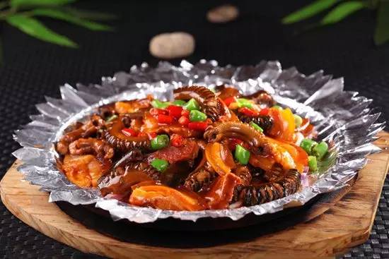 最新铁板掀起美食热潮，热门美食新选择！