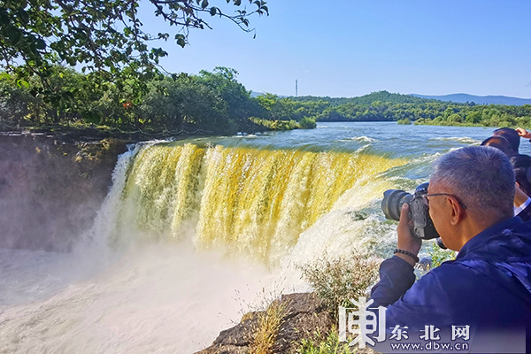 镜泊湖最新深度探究，背景、事件与地位揭秘