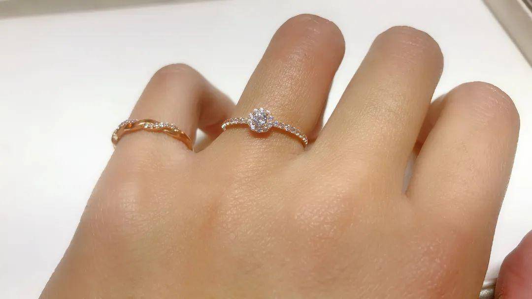 时尚变迁下的女性用品发展论述,最新女用品趋势解析